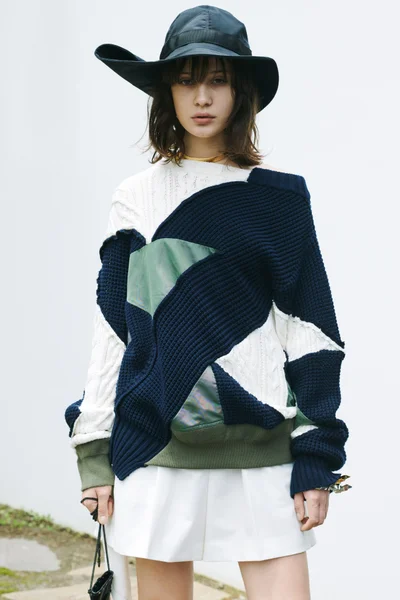 Look 3